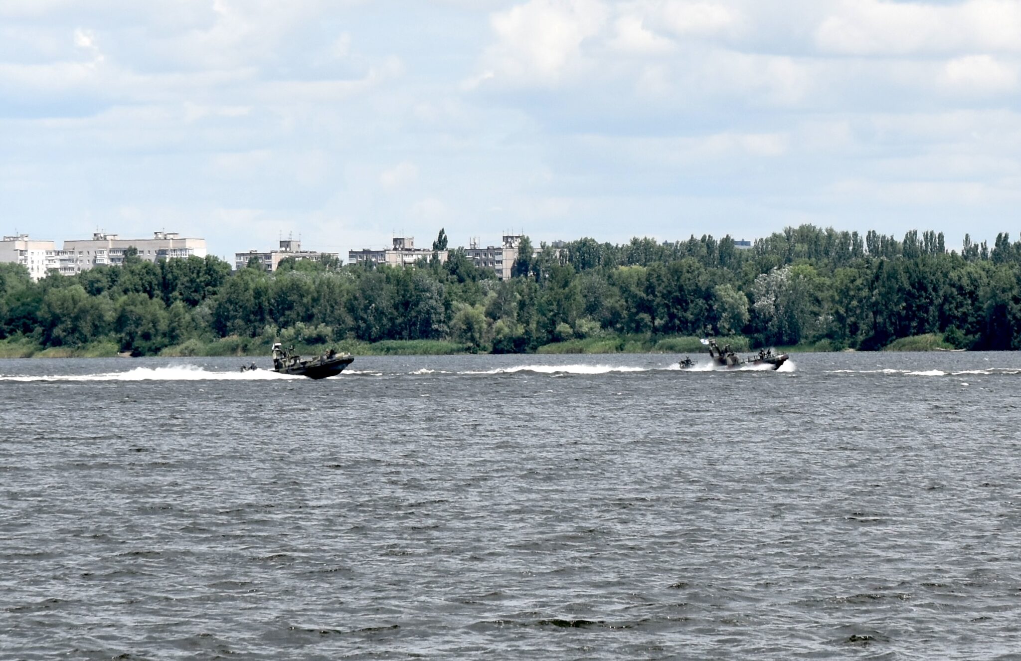 Бойові річкові катери на святкуванні Дня Військово-Морських Сил Збройних Сил України