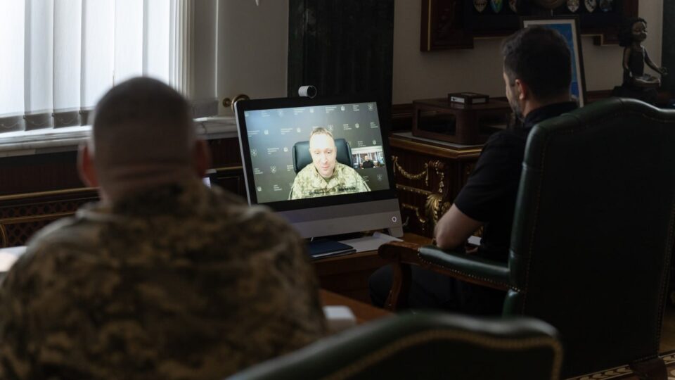 Президент сьогодні спілкувався ще з трьома досвідченими українськими військовими 