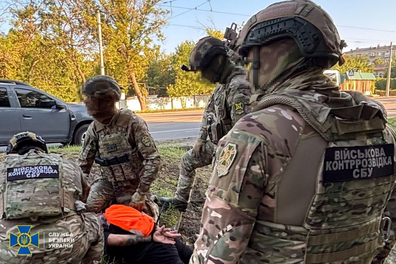 СБУ затримала двох агентів фсб, які готували теракт проти українських воїнів.