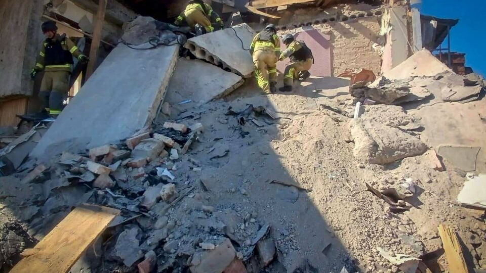 Внаслідок російського удару по Сумах загинула людина 