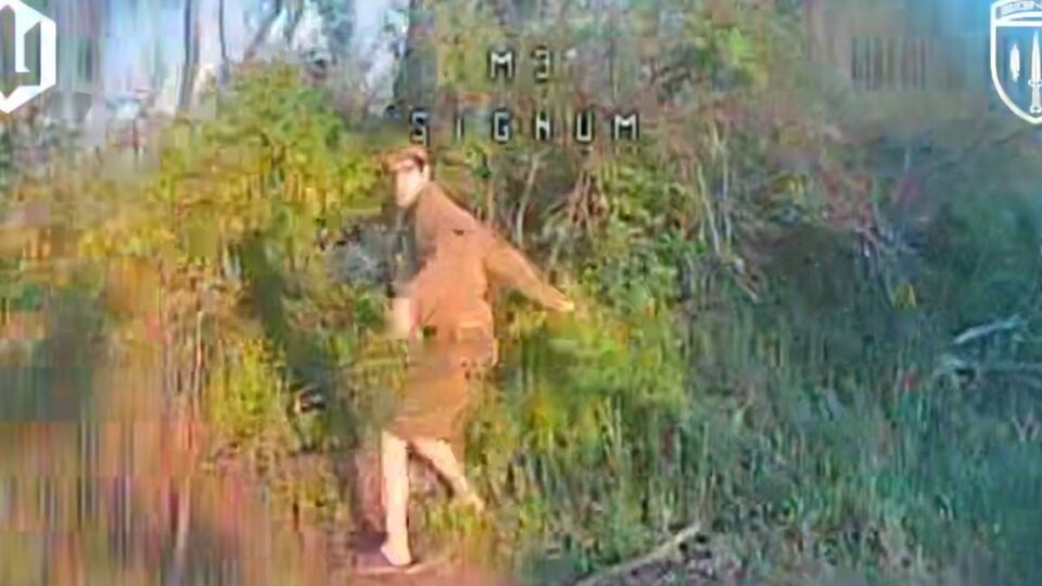 Російський «легкоатлет» у тапках не добіг: дрони Signum наздогнали окупанта 