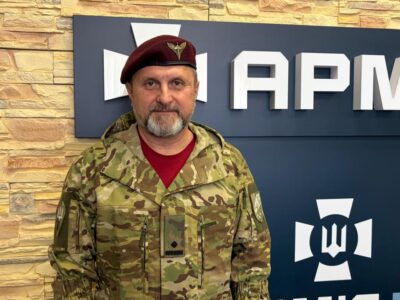 Кар’єрний ріст та ефективність в бою: у 25-й Січеславській бригаді допомагають іноземним добровольцям вивчати державну мову