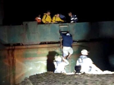 Порятунок з палаючого судна: бійці ДПСУ евакуювали екіпаж іноземного балкера, ураженого російським БПЛА