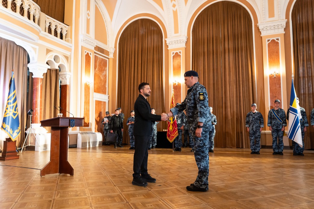 Володимир Зеленський нагородив бійців ВМС ЗСУ.