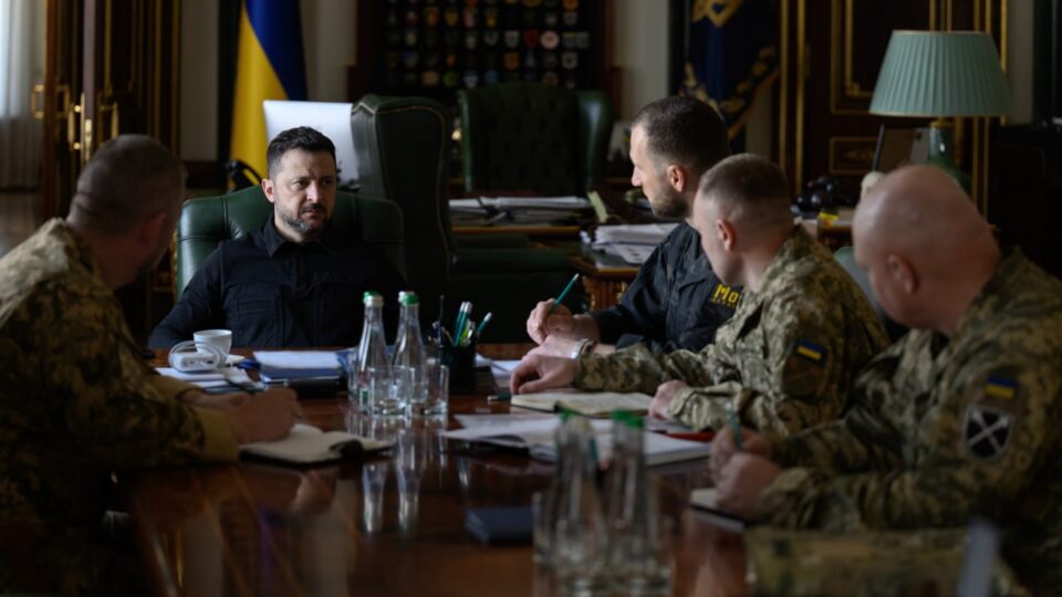 Протидія балістиці, морський коридор, ситуація на Донеччині — у Президента пройшла нарада 