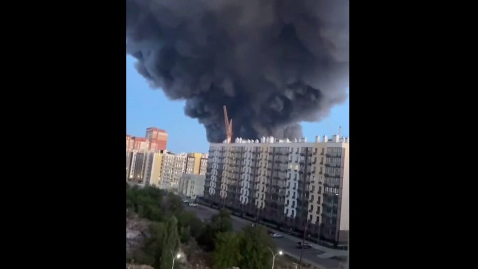 Уражено 3 логістичних центри, морський термінал та НПЗ ворога — Президент 