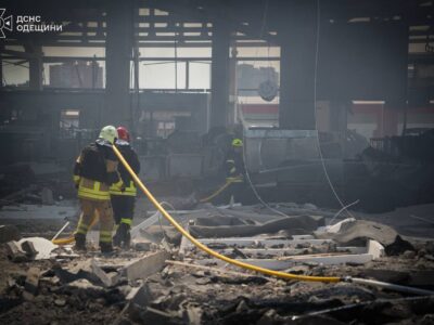 Росія вдарила по об’єкту транспортної інфраструктури на Одещині: 10 людей поранені