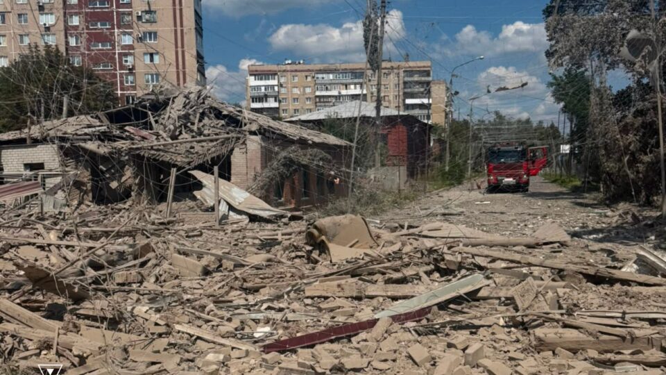Слов’янськ і Краматорськ під ударами рф: сім пожеж, поранений чоловік 