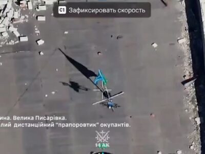 Великі брехуни у Великій Писарівці: російські десантники спробували влаштувати дроновий флаговтик