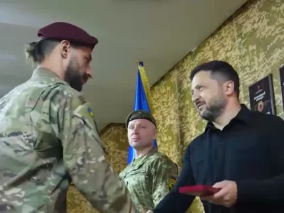 Президент та Головнокомандувач ЗСУ зустрілись із військовими на Олександрівському напрямку