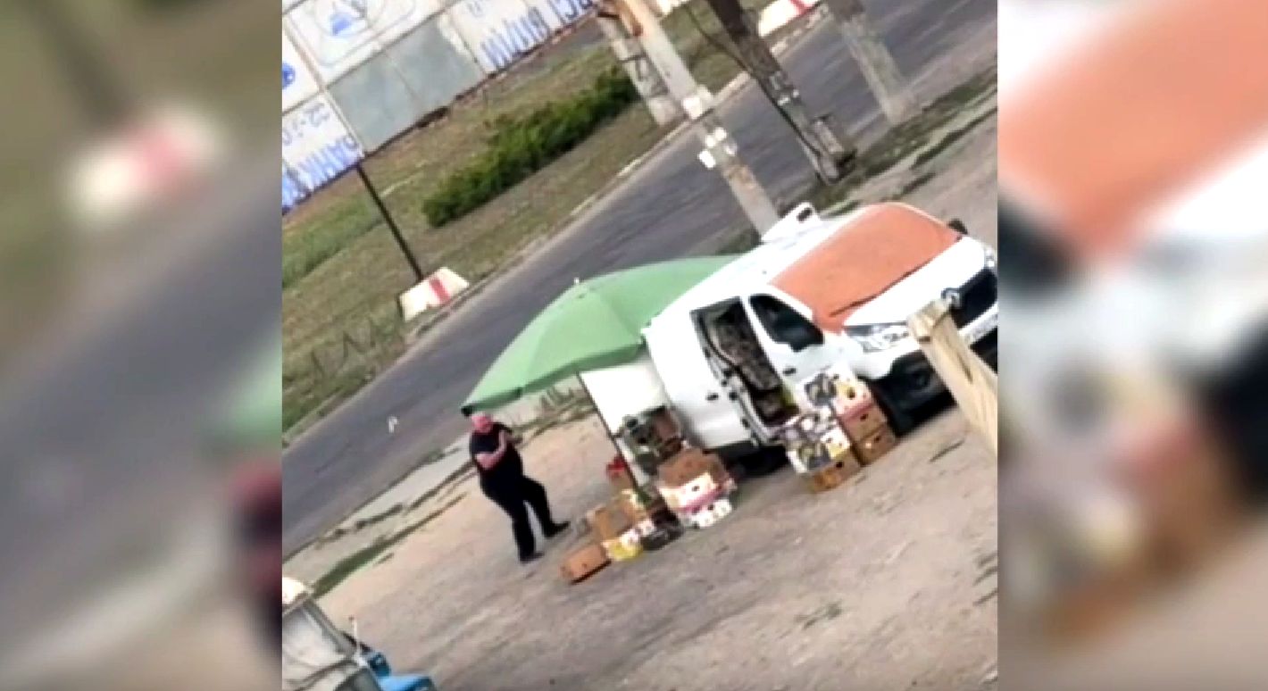 Російський дрон полює на цивільного українця