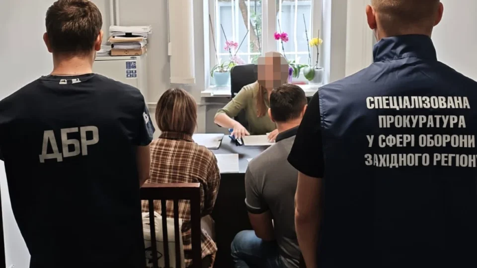 Комбат покривав підлеглу, яка два роки не з’являлася на службі, але отримала понад 1,5 млн гривень 