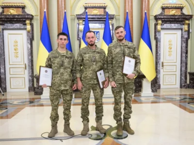 Президент вручив щорічну відзнаку «Національна легенда України» п’ятьом військовим