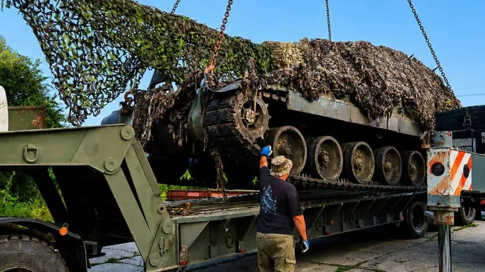 Важка артилерія потребує важкої евакуації: 146-й полк показав роботу з пошкодженою САУ 