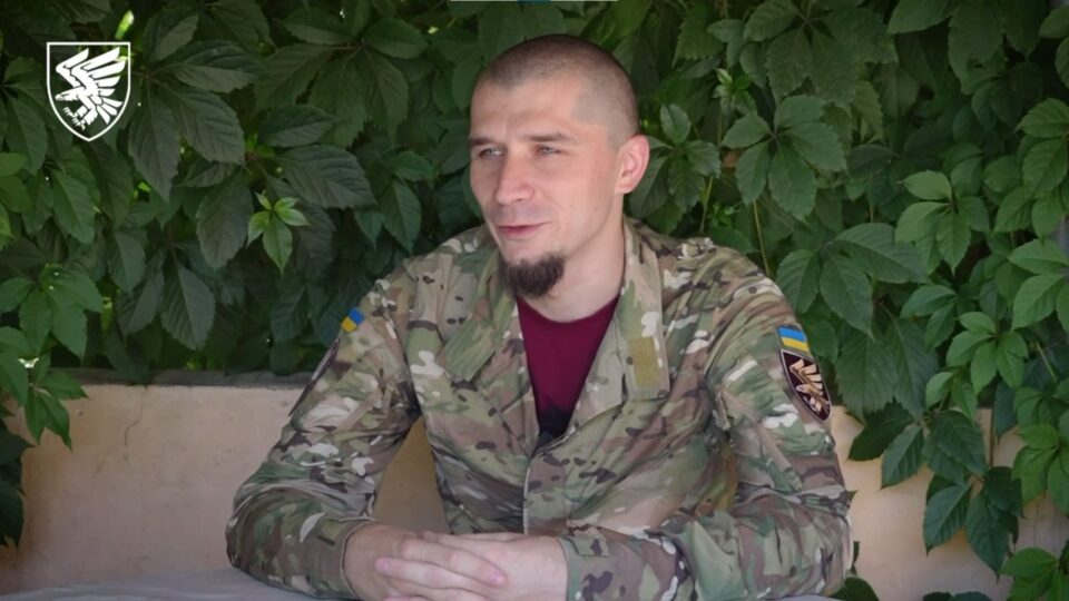 «За один день повернувся до строю та отримав кращу посаду»: десантник Артем повернувся із СЗЧ 