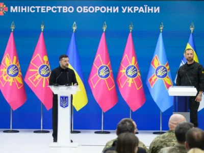 Президент України Володимир Зеленський представив нового міністра оборони Євгенія Хмару