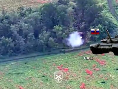 Рідкісні на сьогодні кадри: ударні дрони 44 ОАБр вполювали російський танк