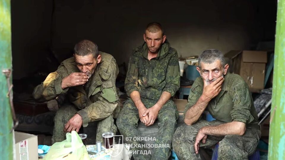 «Командир відчув запах тютюну»: троє українських снайперів захопили в полон чотирьох окупантів 