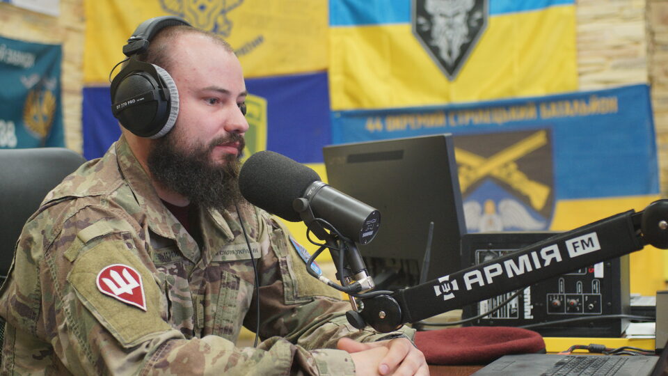 Стримав російську дивізію, прорвався з оточення й став Героєм України: історія десантника Дениса Макаровського 