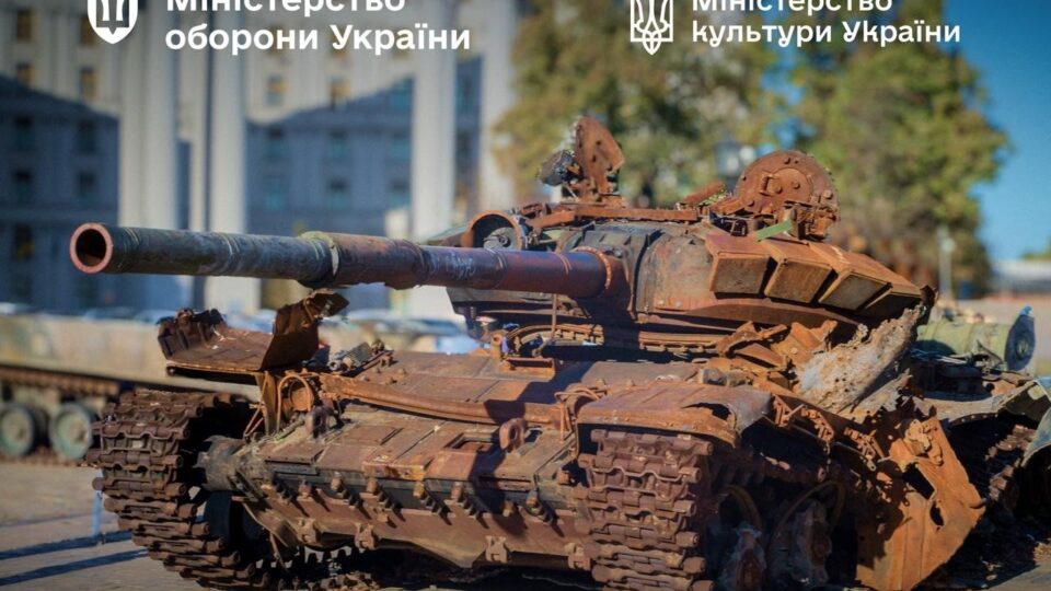 За дуло та в музей: російські танки дійшли до Європи, але є нюанс 