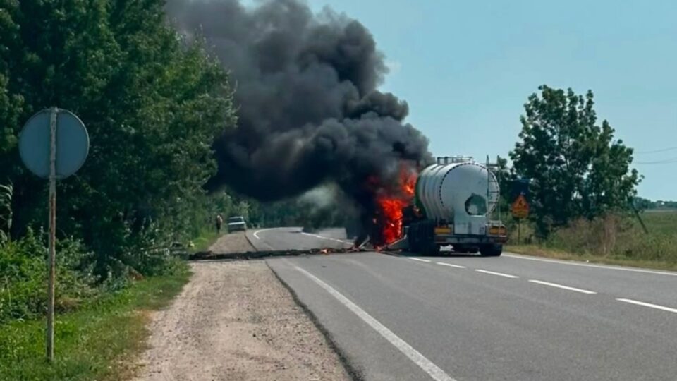 Двоє людей загинуло внаслідок російського удару по автоцистерні на Одещині 