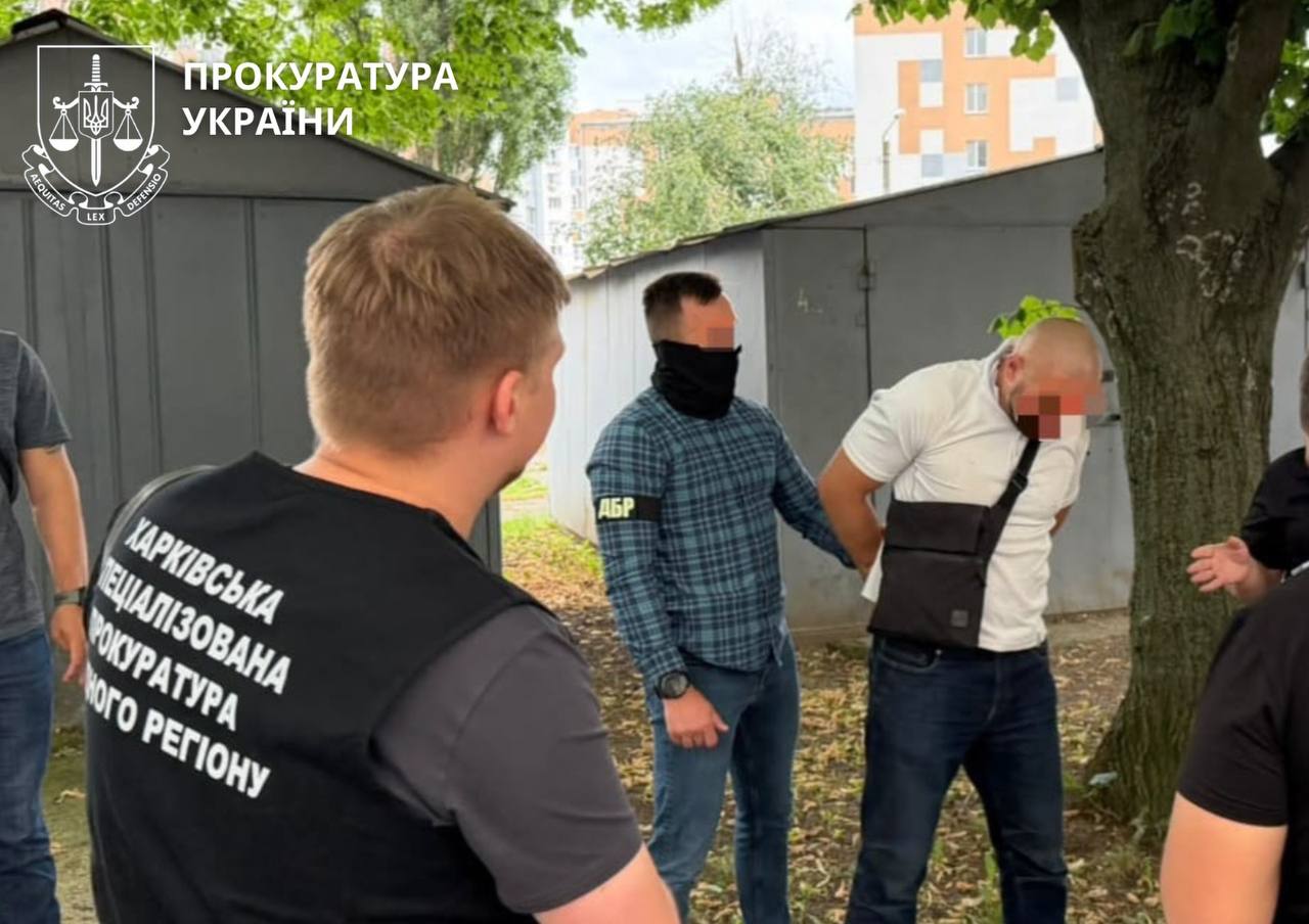 Затриманий в оточенні правоохоронців