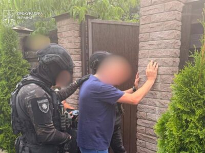 Пів роти ухилянтів: у Києві викрили схему оформлення інвалідності за гроші