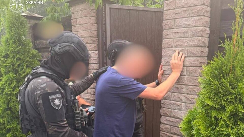 Пів роти ухилянтів: у Києві викрили схему оформлення інвалідності за гроші 