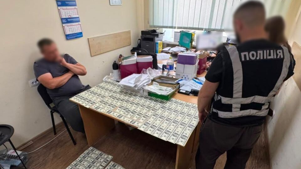 $26 тисяч за службу в тилу: столичні поліцейські викрили корупційну схему 