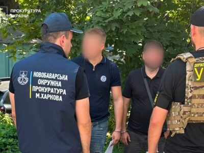 Обіцяв працевлаштування, «бронь» і зняття з розшуку: у Харкові затримали 25-річного молодика