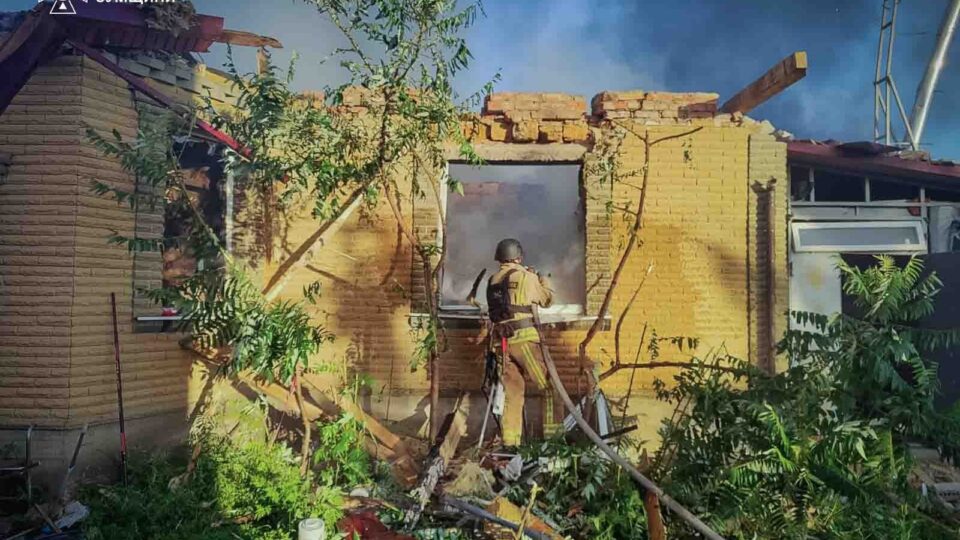 Удар дронів по Сумщині: у Буринській громаді загинули жінка та 9-річна дитина, ще четверо осіб поранені 