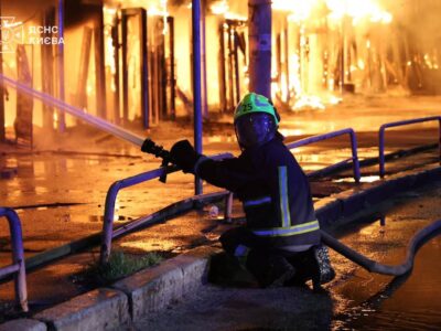 Три людини постраждали у Києві внаслідок ворожої атаки