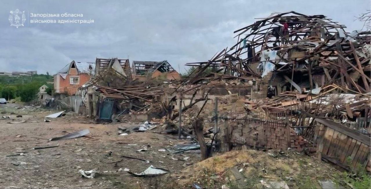 Одна людина загинула, ще вісім отримали поранення внаслідок атаки по Запоріжжі