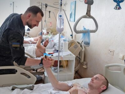 Євгеній Хмара відвідав військові медичні заклади, де проходять лікування та реабілітацію українські захисники