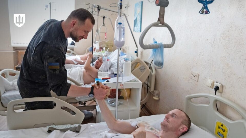 Євгеній Хмара відвідав військові медичні заклади, де проходять лікування та реабілітацію українські захисники 