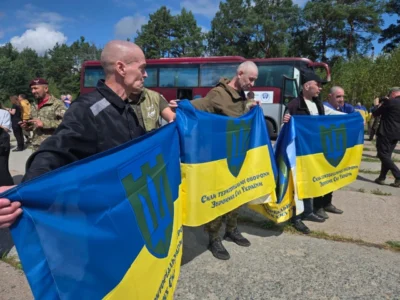 Наймолодший — 2000 року народження, найстаршому — 59 років: Коордштаб про звільнених із російського полону воїнів