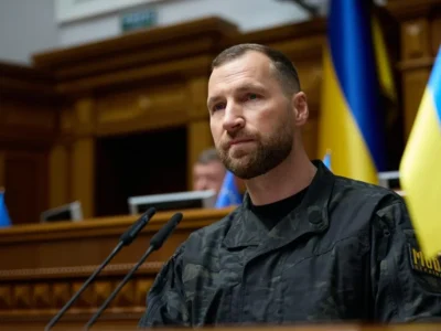 «Спекуляції про ВЛК — брехня»: у Міноборони пояснили звільнення Євгенія Хмари з військової служби