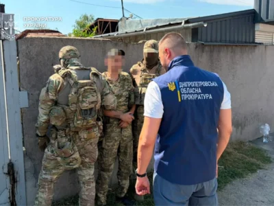 $20 тисяч за службу «на папері»: у Дніпрі викрили афериста, який продавав відстрочки та підроблені посвідчення УБД