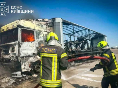 На Київщині атаковано стоянку з фурами: загинули дві людини, серед постраждалих дитина