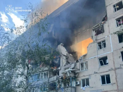 У Слов’янську та Краматорську російські удари спричинили пожежі у багатоповерхівках