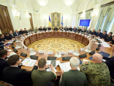 Україна готується до зими: Президент доручив посилити захист критичної інфраструктури та укриття