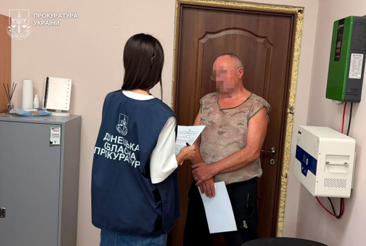 Затриманий чоловік, якого підозрюють у шпигунстві. Фото Донецької обласної прокуратури