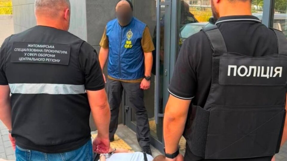 По $15 тисяч за перетин кордону: на Житомирщині викрито організатора схеми 