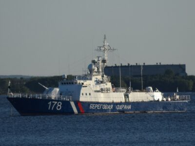 Берегова охорона росіян отримала пробоїни: у Криму уражені 2 патрульні кораблі