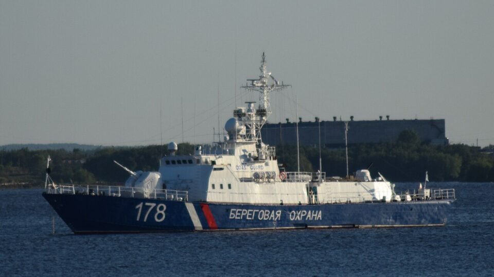 Берегова охорона росіян отримала пробоїни: в Криму уражені 2 патрульних кораблі 