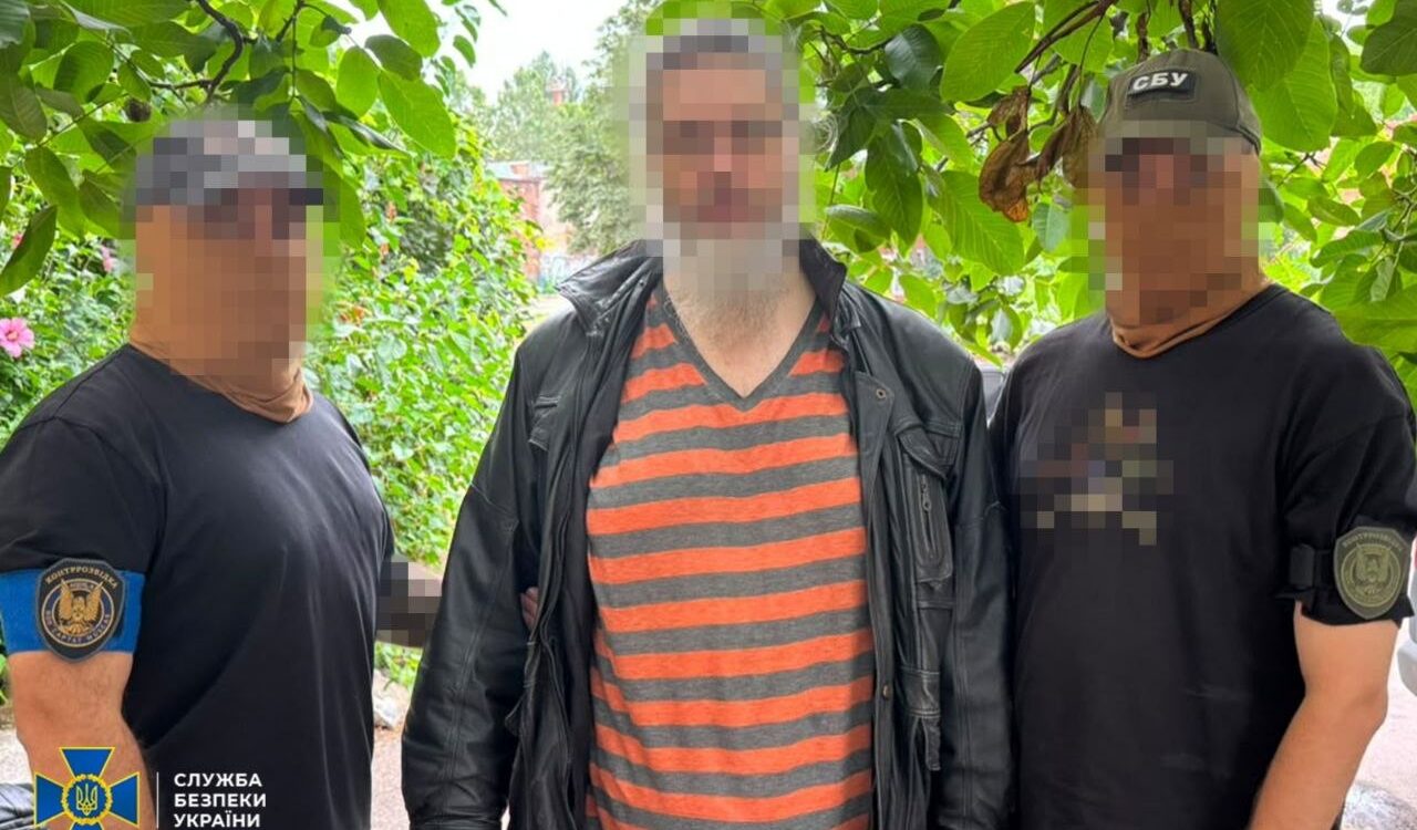 Затриманий в оточенні правоохоронців