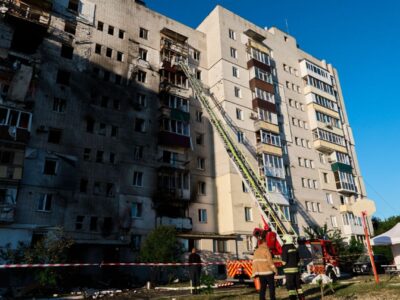 У Смілі росіяни вдарили дроном зі шрапнеллю по житловій багатоповерхівці