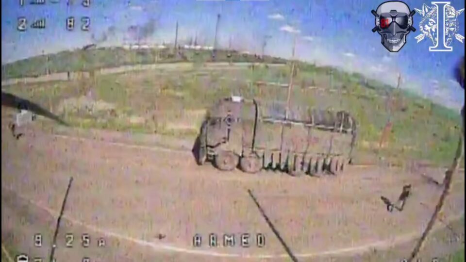 Спалили броньовану вантажівку: спецпризначенці випалюють тилові дороги ворога 