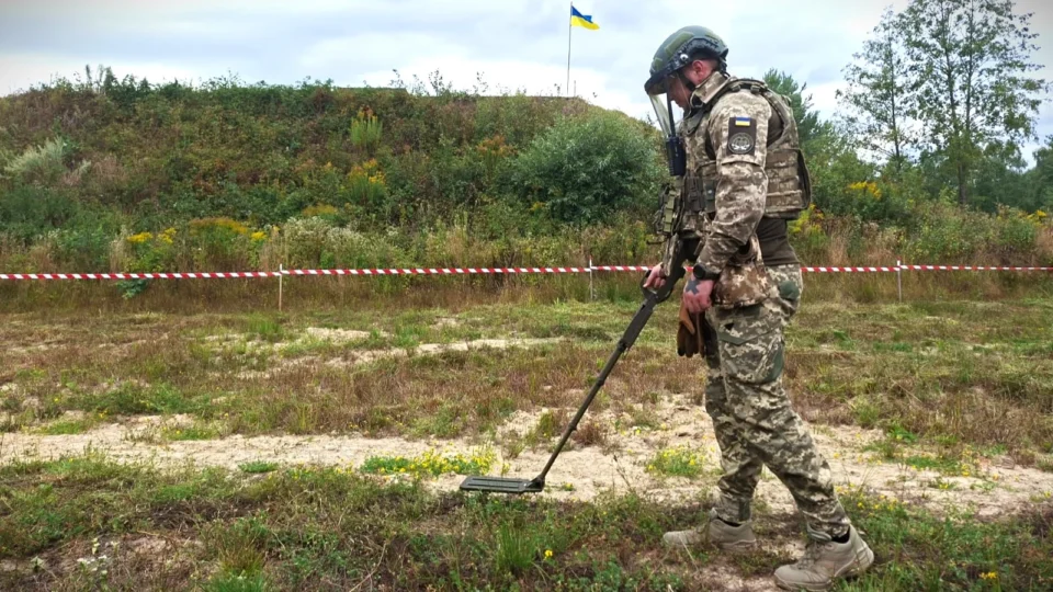 Розмінування, РХБ захист та екологічний контроль: комплексна підготовка до дій в умовах багатовимірних загроз 