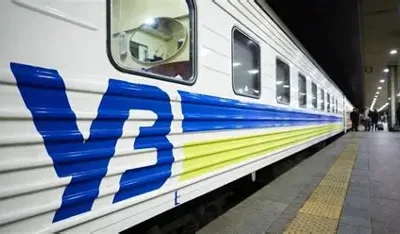 На кордоні з Польщею росія ударила по локомотиву пасажирського поїзда